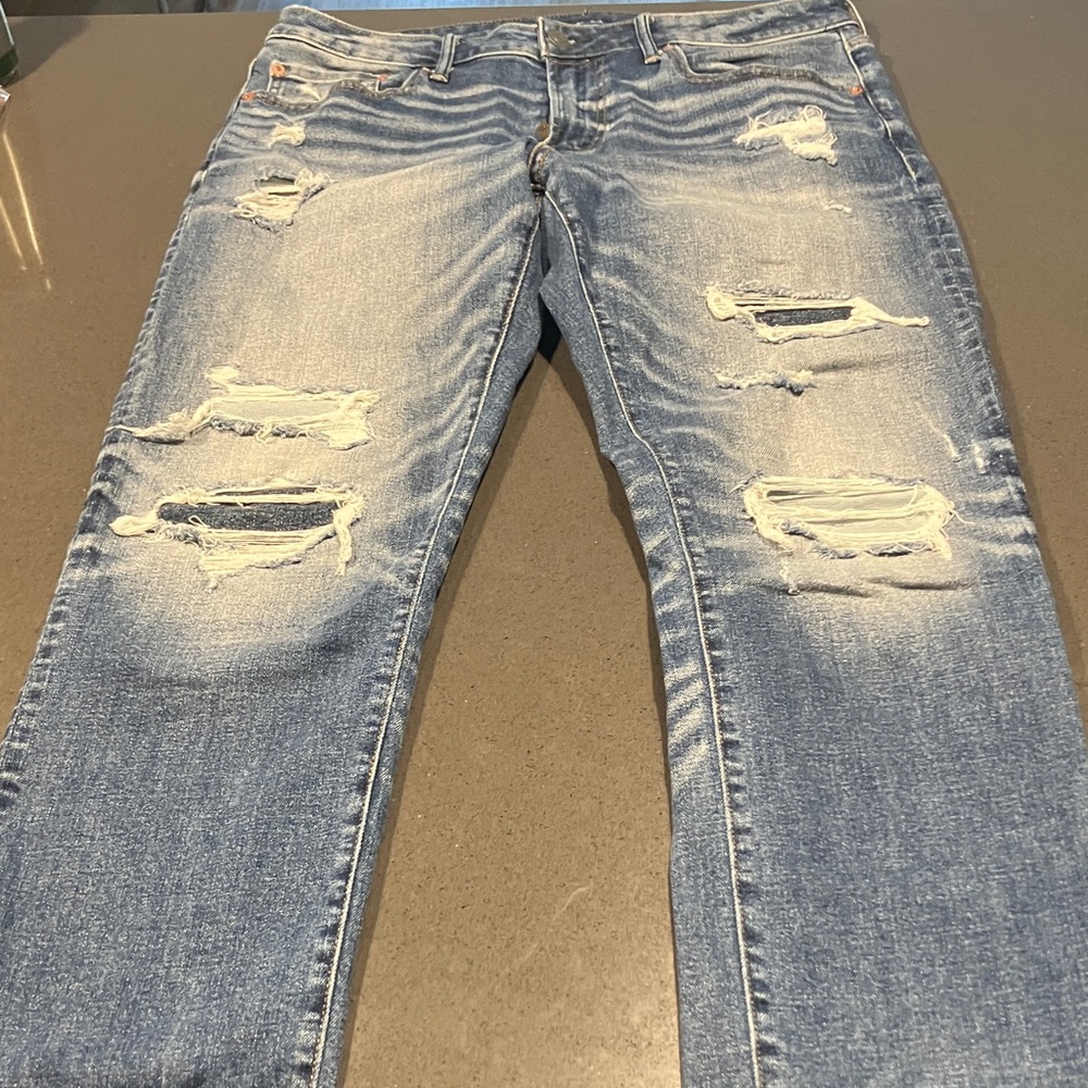 American Eagle Outfitters Light Blue Distressed Jeans